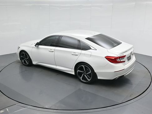 Used 2018 Honda Accord Sport image 40