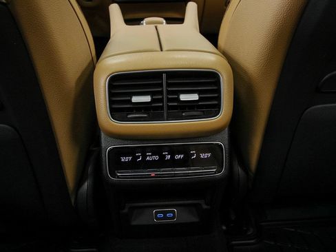 Used 2024 Mercedes-Benz GLS 580 4MATIC image 33