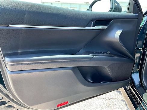 Used 2021 Toyota Camry LE FWD image 9