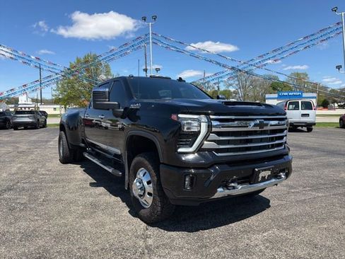 Used 2025 Chevrolet Silverado 3500 High Country w/ Technology Package AWD/4WD image 25