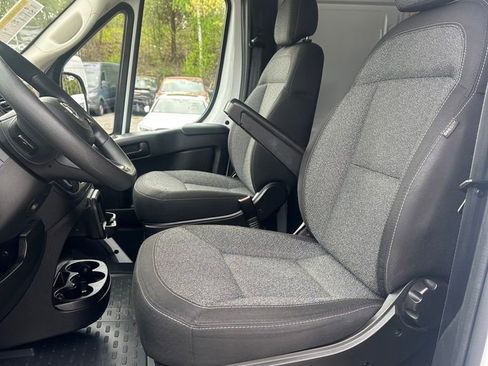Used 2025 RAM ProMaster 2500 w/ Convenience Group FWD image 11