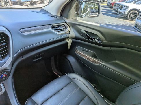Used 2021 GMC Acadia Denali w/ Denali Ultimate Package AWD/4WD image 18