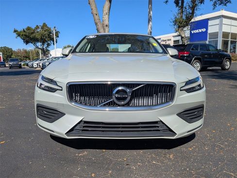 Used 2020 Volvo S60 T5 Momentum image 8