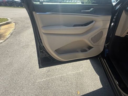 New 2025 Jeep Grand Cherokee Limited image 27