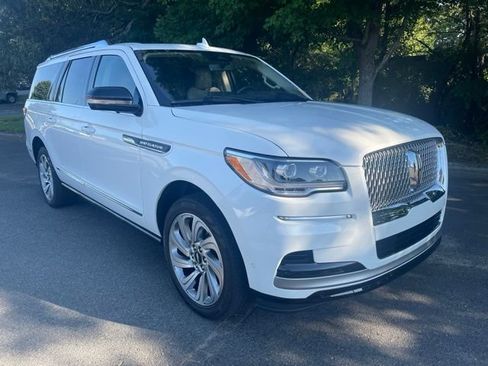 Used 2024 Lincoln Navigator L Reserve AWD/4WD image 7