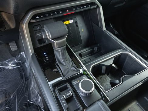 Used 2023 Toyota Tundra Limited AWD/4WD image 17