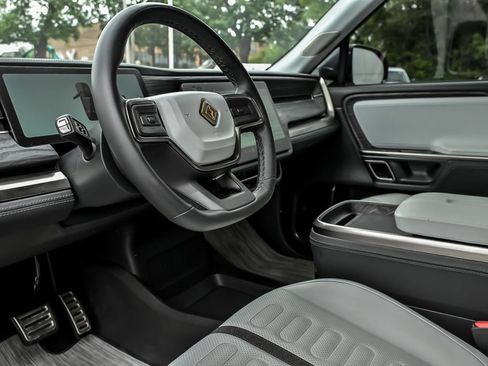 Used 2023 Rivian R1S Adventure AWD/4WD image 15