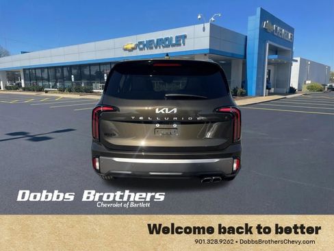 Used 2025 Kia Telluride EX w/ EX Captain's Chair Package image 6