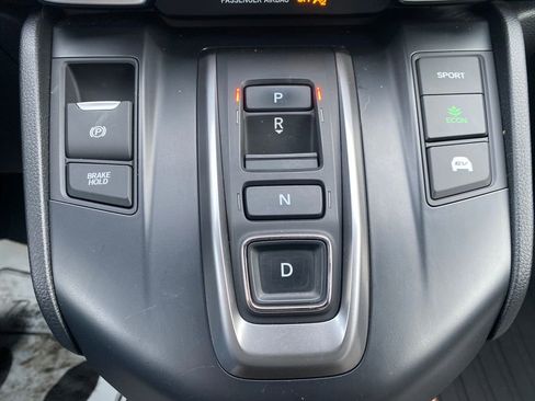 Used 2022 Honda CR-V Touring image 6