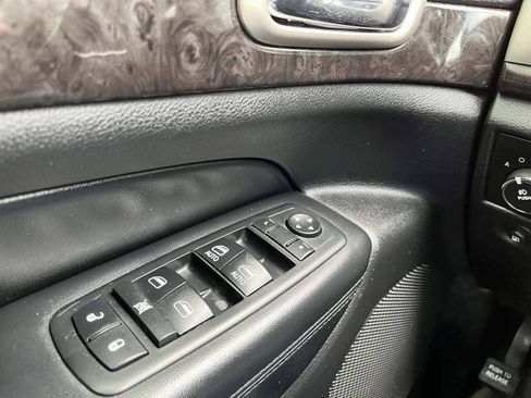 Used 2012 Jeep Grand Cherokee Laredo RWD image 14