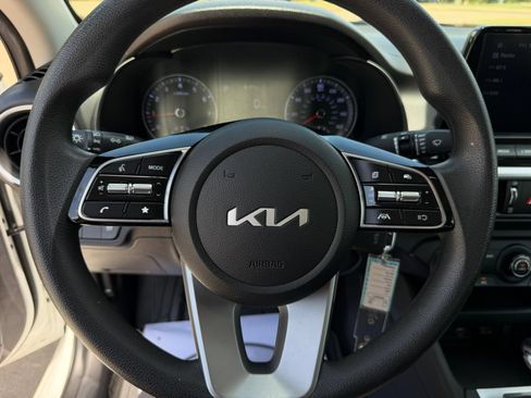 Used 2023 Kia Forte LXS FWD image 21