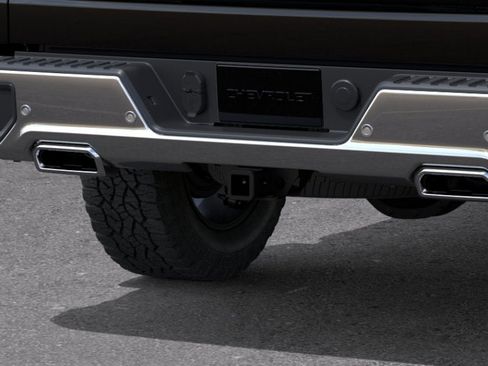 Used 2025 Chevrolet Silverado 1500 LTZ AWD/4WD image 15