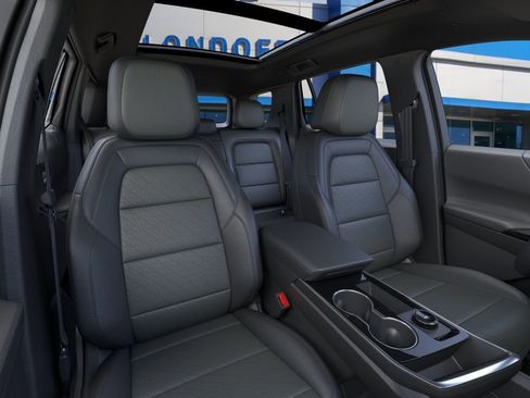 New 2026 Chevrolet Equinox LT w/ Convenience Package II FWD image 16