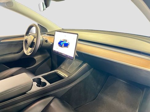 Used 2022 Tesla Model Y Long Range AWD/4WD image 28