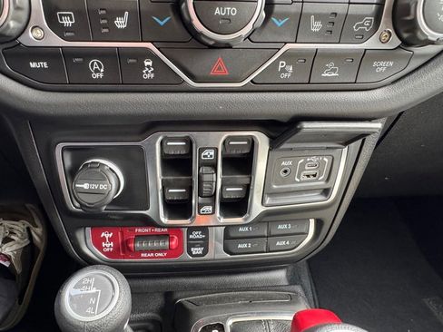 Used 2025 Jeep Gladiator Rubicon w/ Safety Group image 23