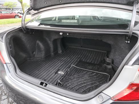 Used 2013 Toyota Camry SE FWD image 19