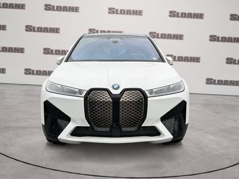 Used 2024 BMW iX xDrive50 w/ Premium Package AWD/4WD image 8