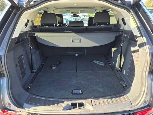 Used 2025 Land Rover Discovery Sport S image 14