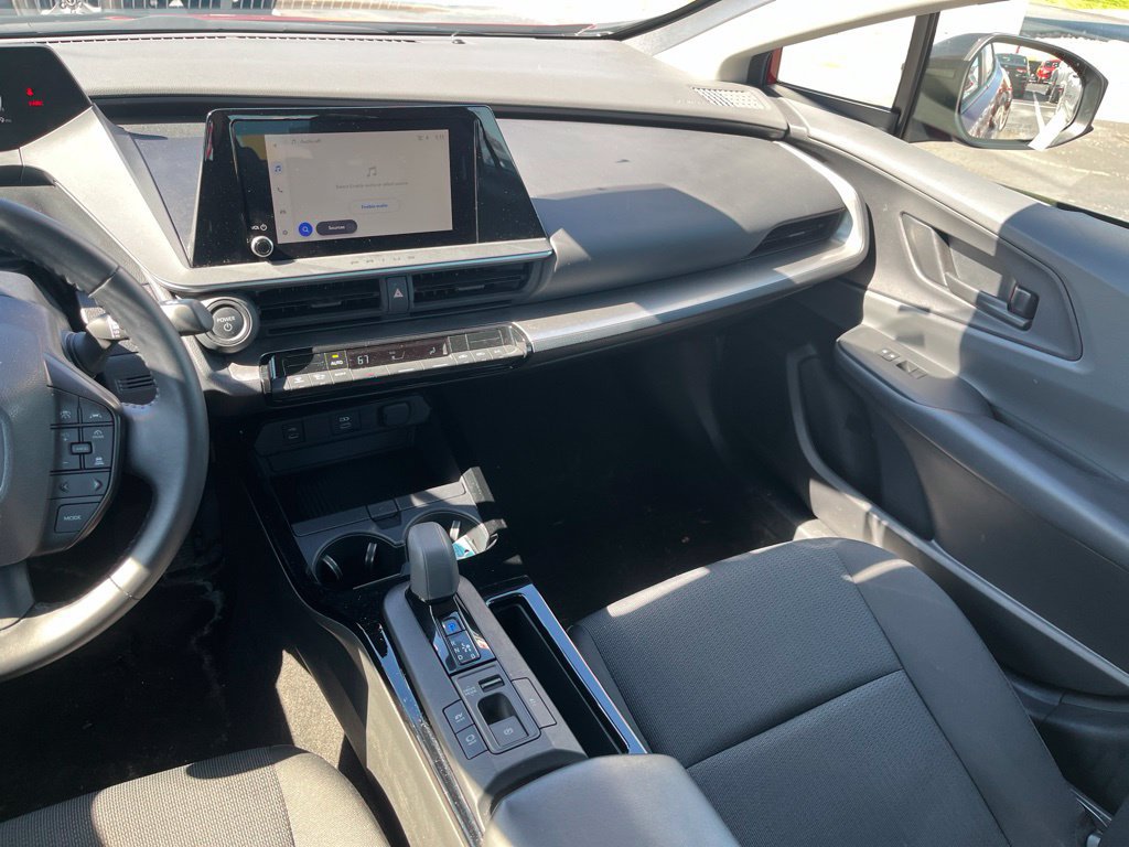 Used 2025 Toyota Prius LE FWD image 25