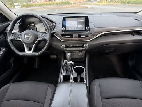 Used 2024 Nissan Altima 2.5 SV image 34