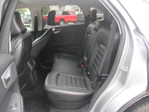 Certified 2022 Ford Edge SEL image 13