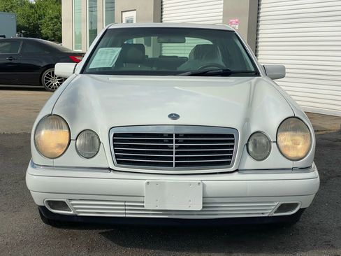 Used 1999 Mercedes-Benz E 320 Sedan image 3