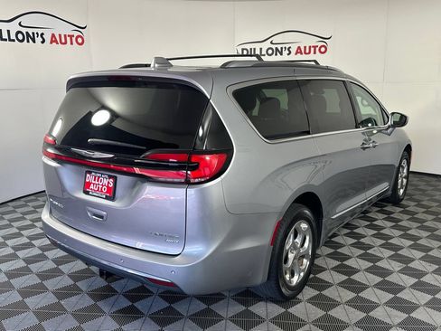 Used 2021 Chrysler Pacifica Limited AWD/4WD image 9