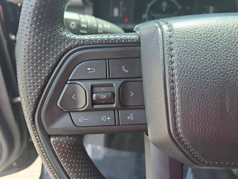 Used 2024 Toyota Tacoma SR5 AWD/4WD image 16