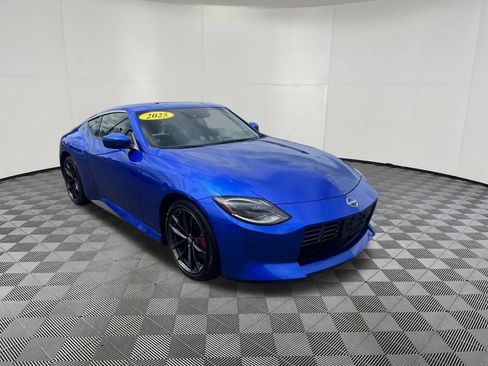Used 2025 Nissan Z Performance w/ Floor Mat Package RWD image 3