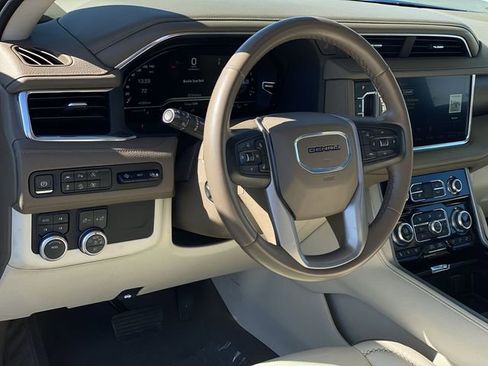 Used 2023 GMC Yukon Denali image 18