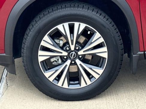 Used 2023 Nissan Rogue SV FWD image 5