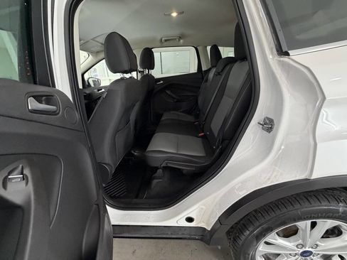 Used 2017 Ford Escape SE w/ Equipment Group 201A image 25