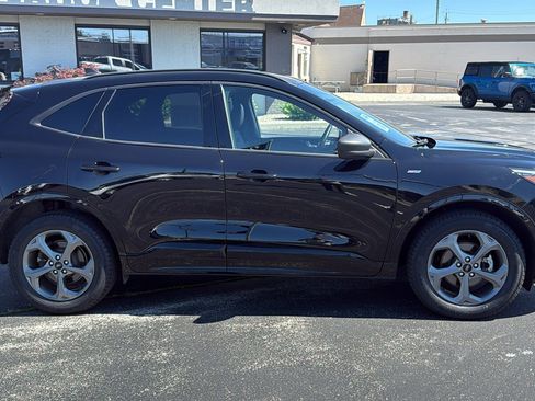 Used 2023 Ford Escape ST-Line w/ Tech Pack #1 AWD/4WD image 9