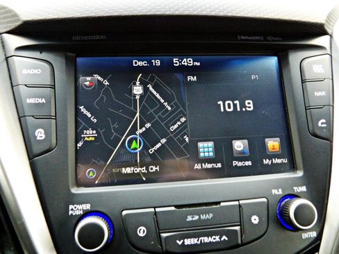 Used 2016 Hyundai Veloster w/ Option Group 03 FWD image 9