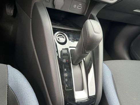 Used 2025 Nissan Versa SV w/ Trunk Package image 25