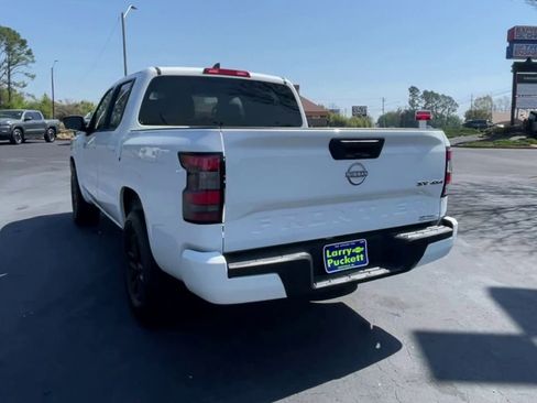 Used 2024 Nissan Frontier SV image 7