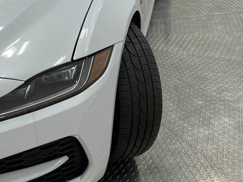 Used 2020 Jaguar XE S RWD image 37
