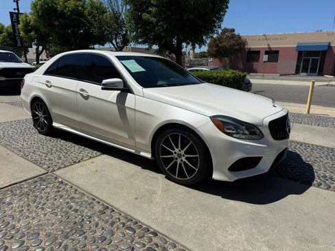 Used 2014 Mercedes-Benz E 350 Sedan image 3