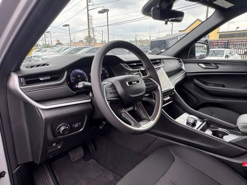 New 2026 Jeep Grand Cherokee Laredo AWD/4WD image 13