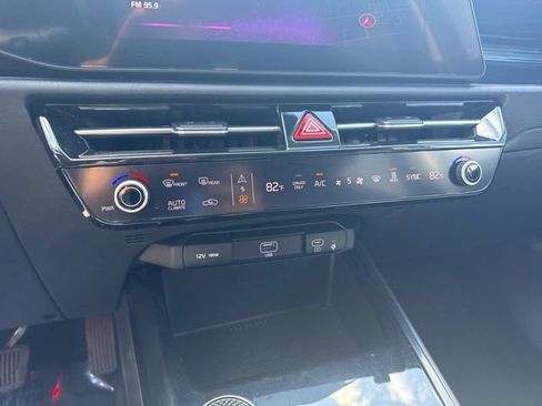 Used 2023 Kia Niro Wind w/ Wind Preserve Package FWD image 26