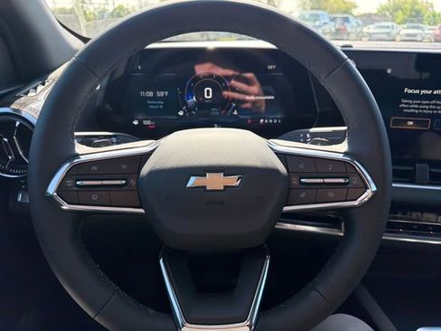 New 2026 Chevrolet Equinox LT w/ Safety and Technology Package FWD image 24