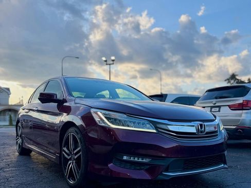 Used 2016 Honda Accord Touring image 3