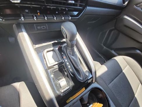 Used 2024 Chevrolet Colorado W/T RWD image 16