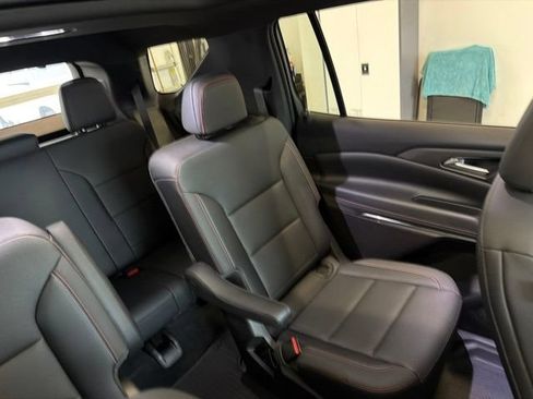 Used 2025 Chevrolet Traverse Z71 w/ LPO, Floor Liner Package AWD/4WD image 43