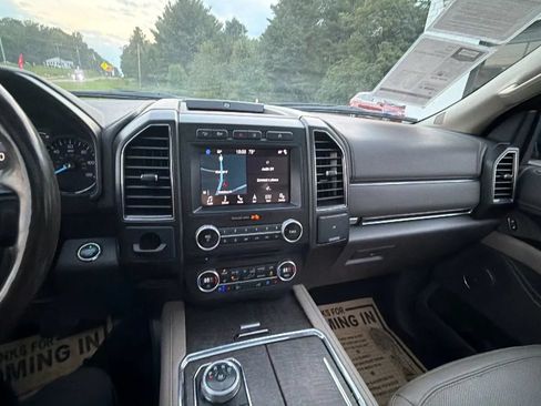 Used 2018 Ford Expedition Limited w/ Equipment Group 301A AWD/4WD image 33