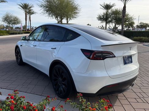 Used 2022 Tesla Model Y Performance image 4