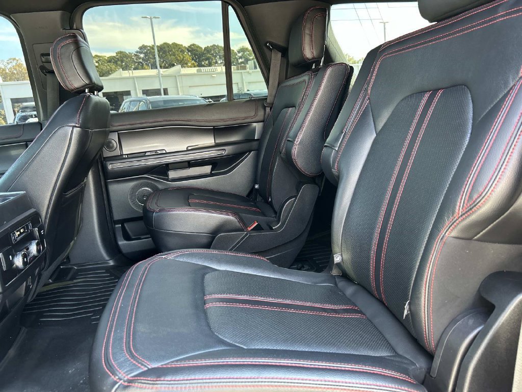 Used 2019 Ford Expedition Limited w/ Equipment Group 303A AWD/4WD image 16