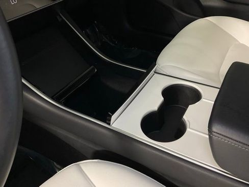 Used 2018 Tesla Model 3 Long Range image 19