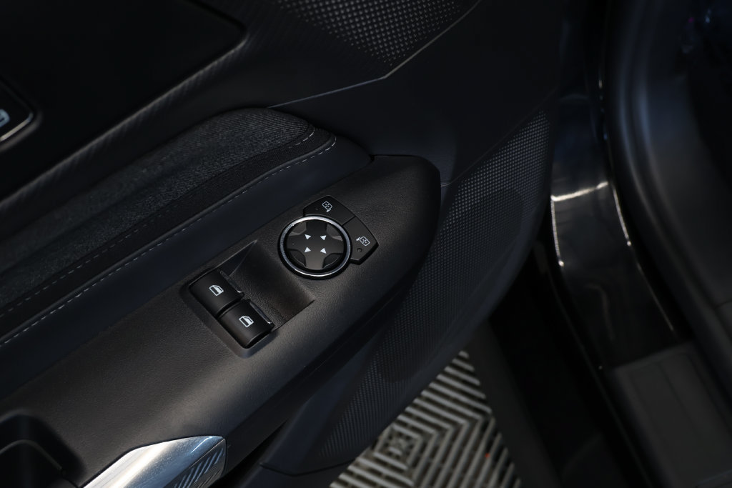 Used 2025 Ford Mustang GT RWD image 15