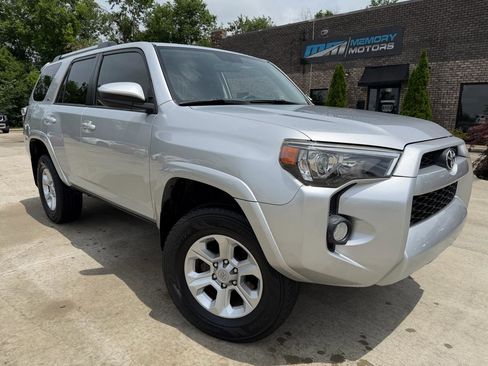 Used 2019 Toyota 4Runner SR5 AWD/4WD image 1
